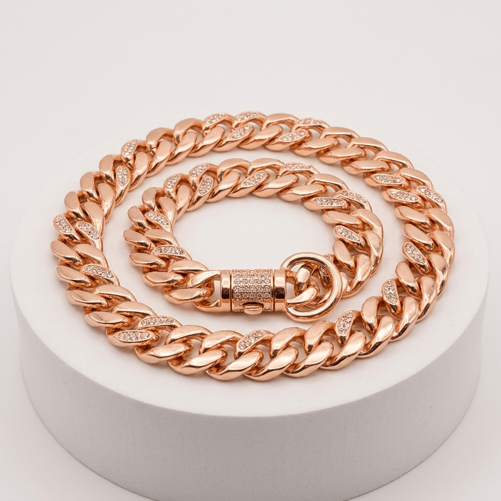 collier chaine chien maillons cubains or rose produit seul sur fond blanc