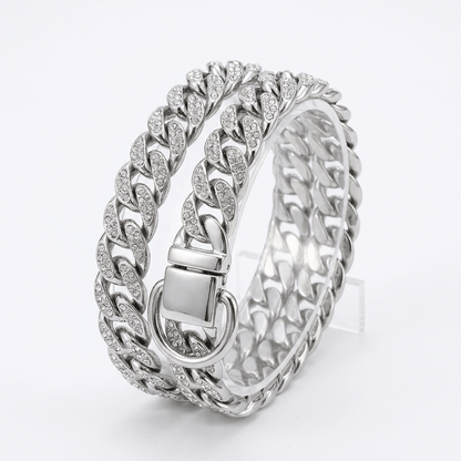 collier chaine chien maillons cubains argent produit seul sur fond blanc