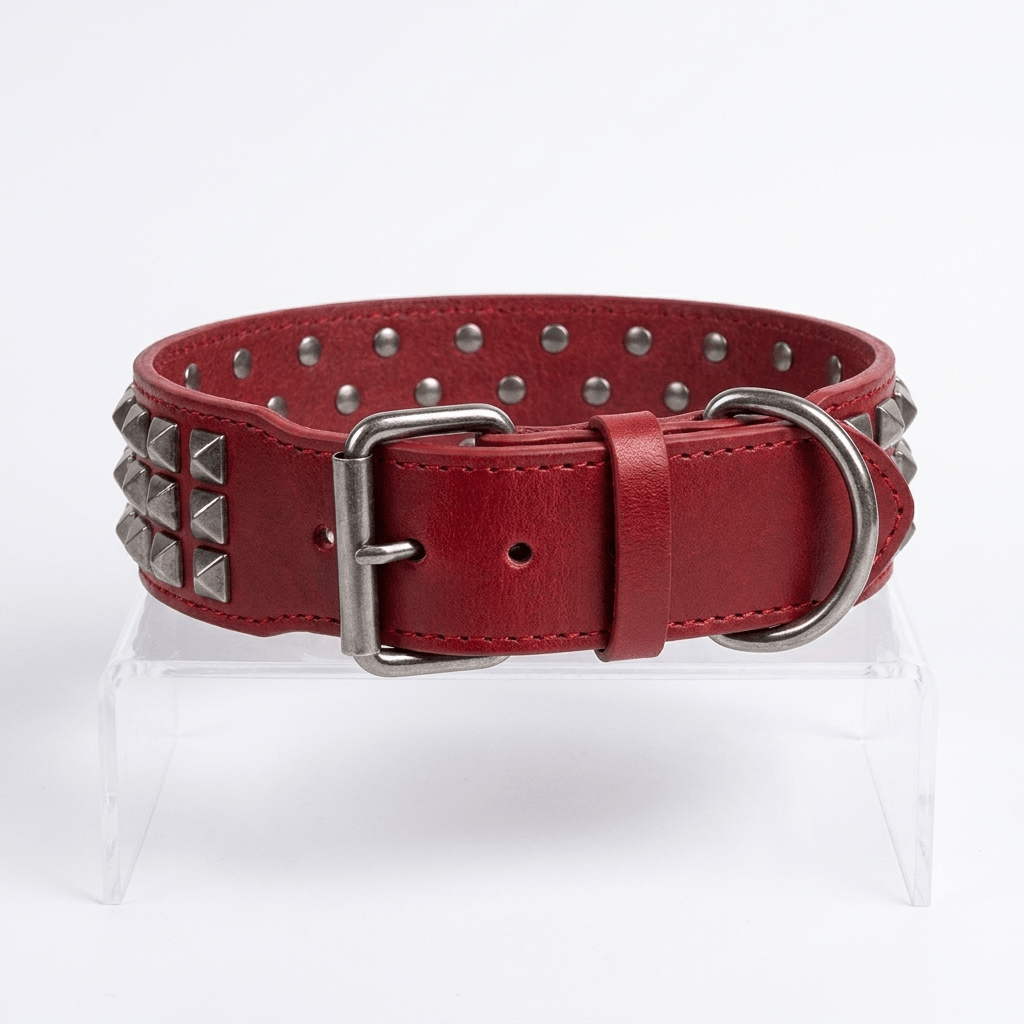 collier chien cuir cloute large rouge produit seul sur fond blanc