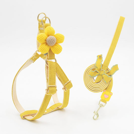 Harnais pour petit chien fleuri FleuriDoux jaune avec sa laisse assortie