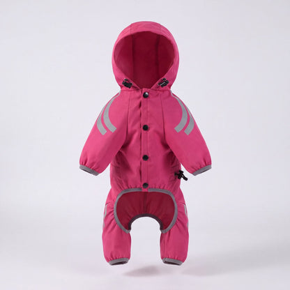 Imperméable rose pour chien à capuche présenté seul de face, boutons-pression fermés, sur fond gris clair
