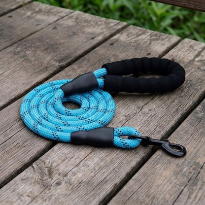 Laisse pour chien corde TrekLine Chien store bleu turquoise lumineux avec poignée molletonnée en mousse et attache pivotante pour gros et moyen chien