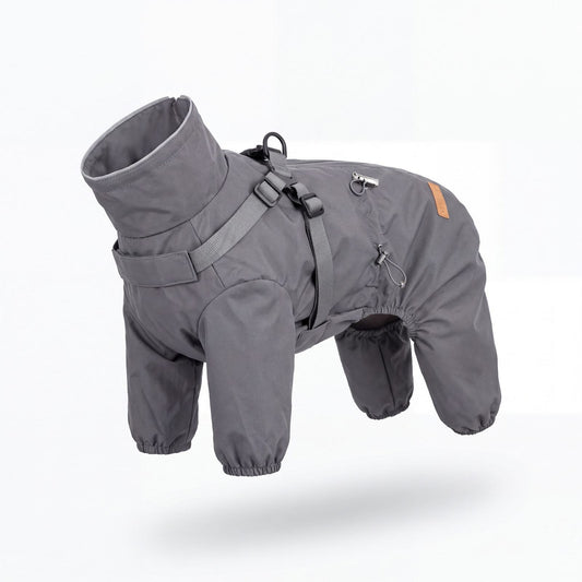 Manteau pour chien imperméable gris 4 pattes avec harnais intégré, présenté seul sur fond blanc