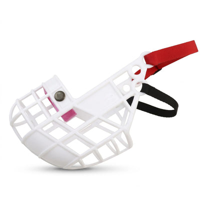 Muselière chien panier plastique blanche, photo produit sur fond blanc