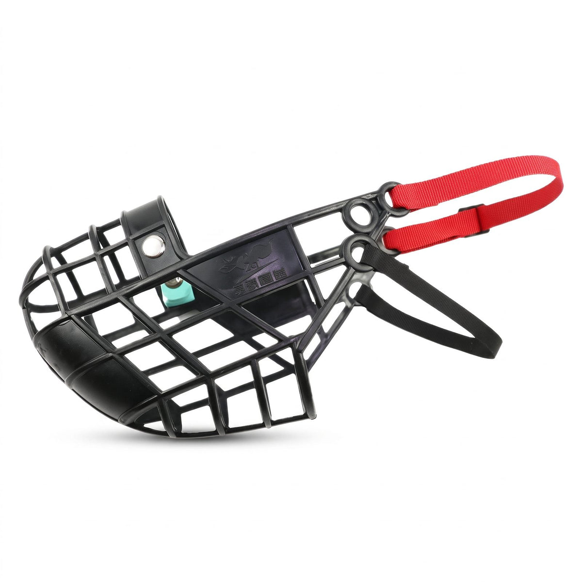 Muselière chien panier plastique noire, photo produit sur fond blanc
