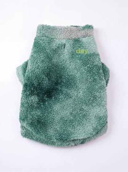 Pull polaire teddy vert dégradé pour grand chien vu de dos avec le carré brodé day