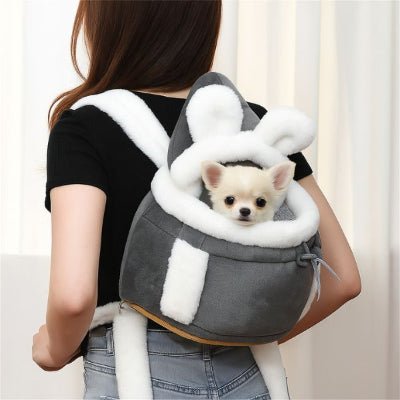 Sac a dos chien gris avec intérieur blanc, chihuahua porté sur le dos.