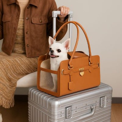 sac de transport pour chien marron avec chihuahua sur valise Chic Voyager™