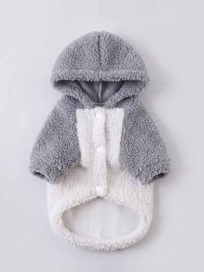 Sweat à capuche chien teddy gris et crème, vue de face à plat avec boutons-pression et capuche doublée