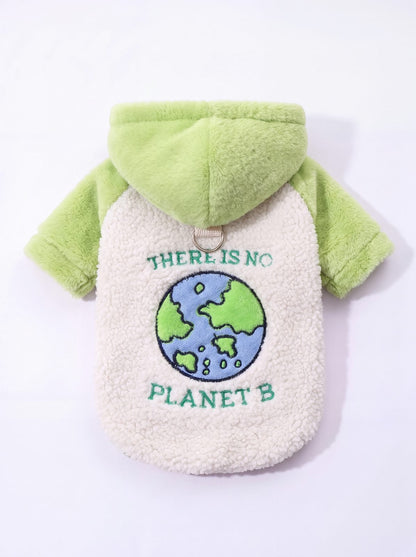 Dos du sweat à capuche chien teddy sherpa à plat avec broderie planète There is no Planet B et anneau
