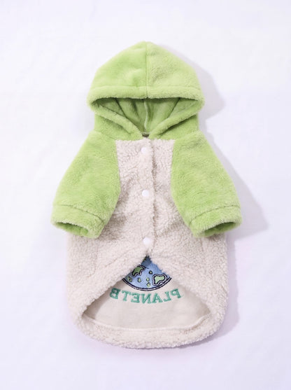 Sweat à capuche chien teddy sherpa vert et crème à plat, face avant avec boutons-pression